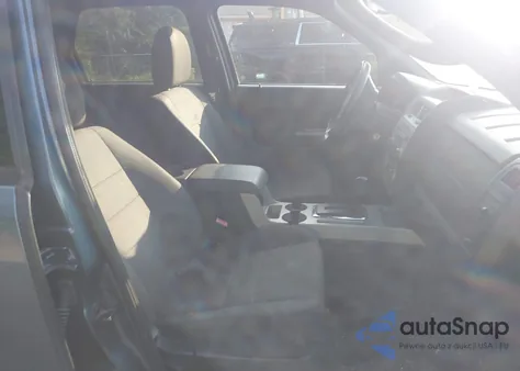 2011 Ford Escape Xlt from USA, damaged, VIN 1FMCU9D77BKB11600